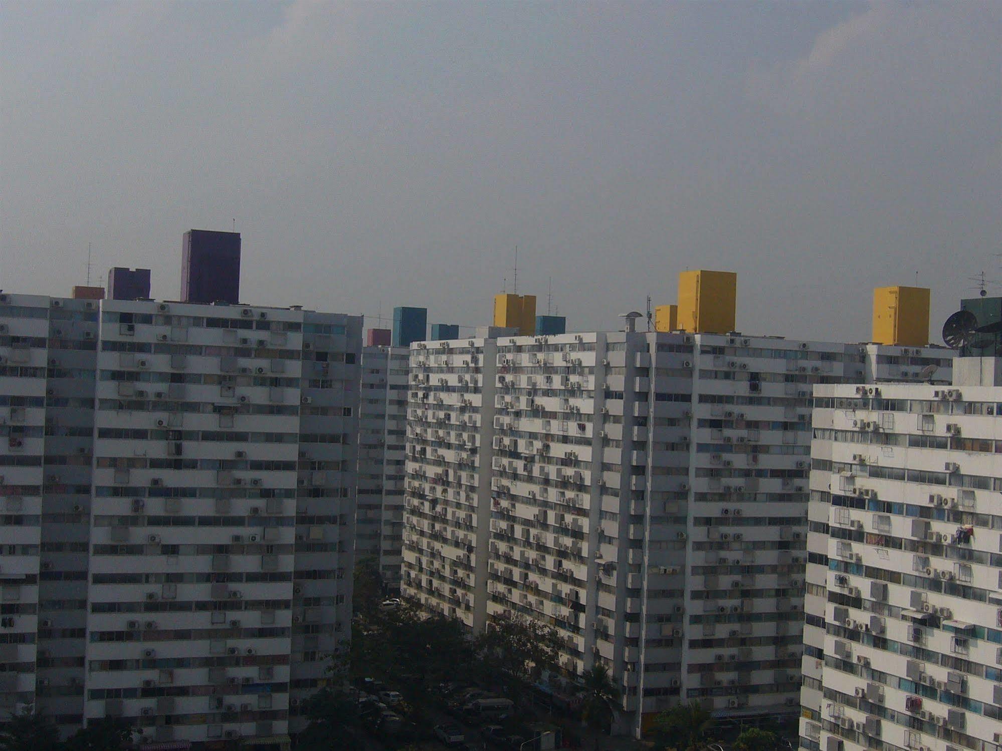 Impact Muang Thong Thani Service Condominium Bangkok Exterior photo